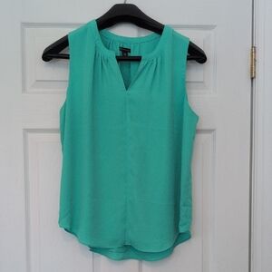 Versona Sleeveless Aqua Blouse